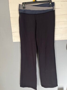 Lululemon Astro yoga pants size 8